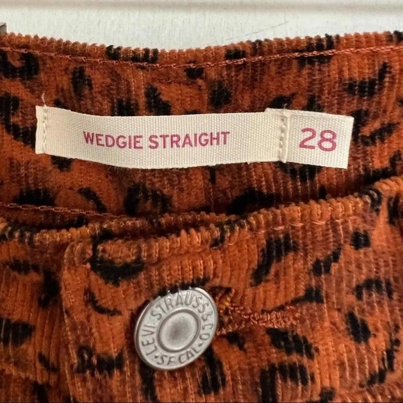 Levi’s Scratchy Leopard Ginger Wedgie Straight Corduroy Jeans Size 28 NWT - Picture 3 of 10